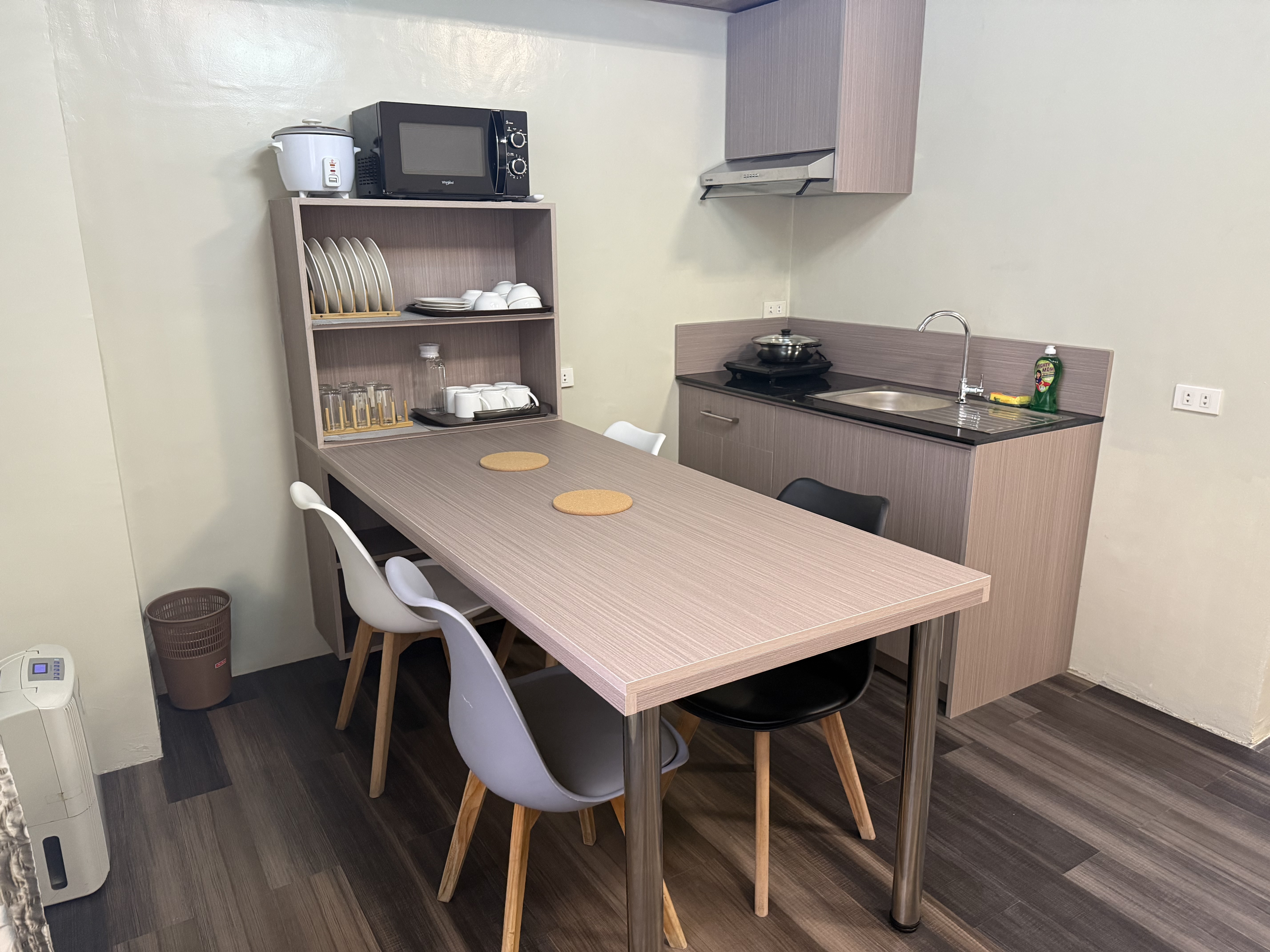 CNS-MONOL 주니어 영어캠프 식탁